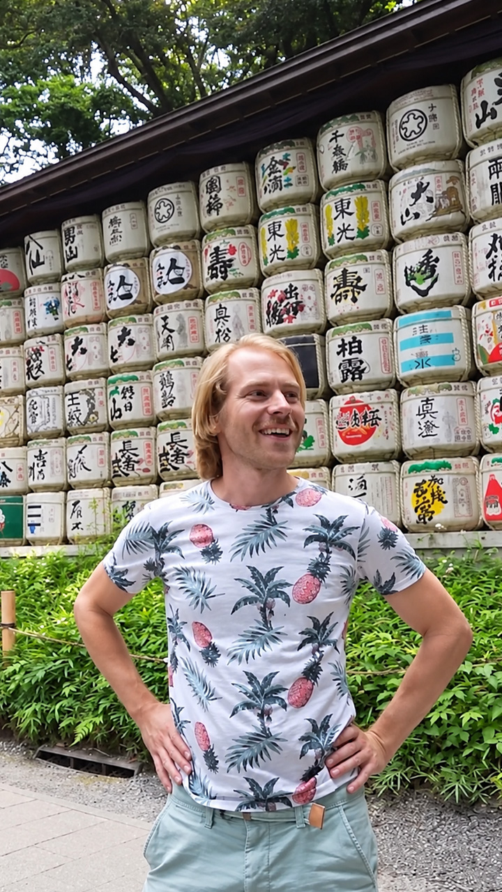 Hilarious reality of ordering food as a foreigner in Japan