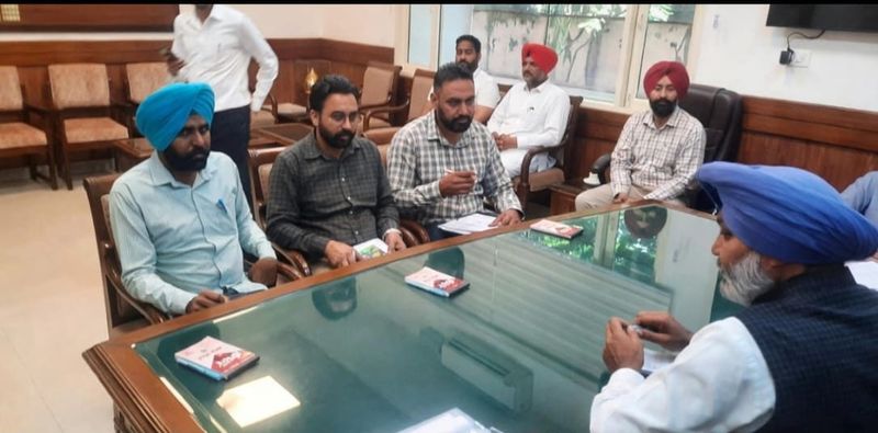 Punjab Roadways, PRTC contract workers call off strike after meeting ...