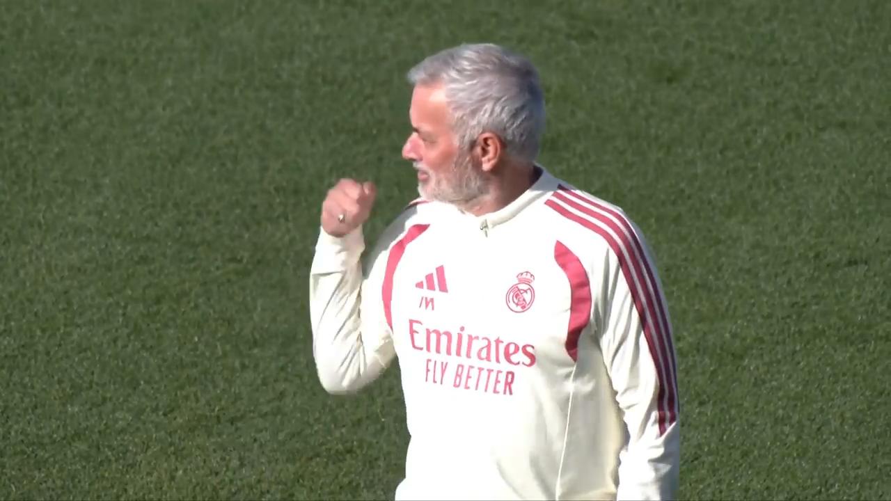 Mourinho plots Barcelona downfall as Real prepare for 'El Clasico'