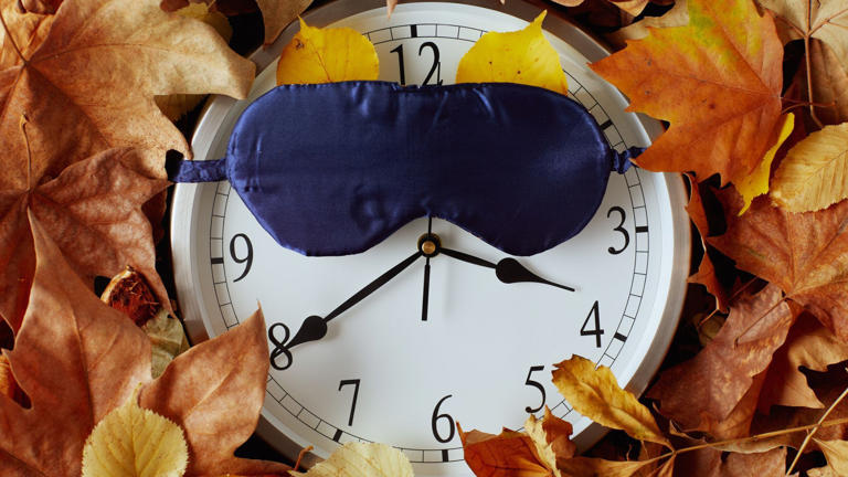 The clocks fall back next Sunday — sleep experts are divided on whether ...