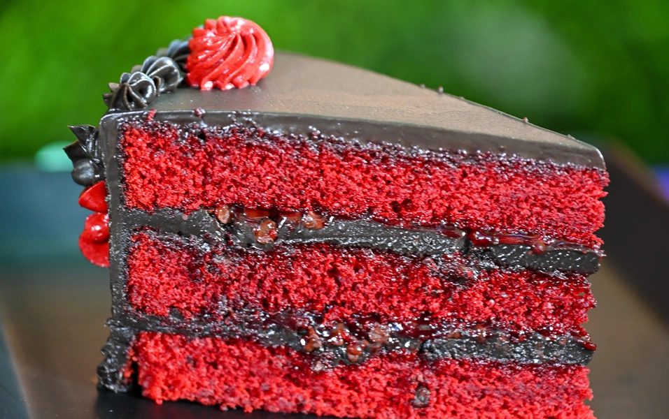Fall in love with red velvet cake magic