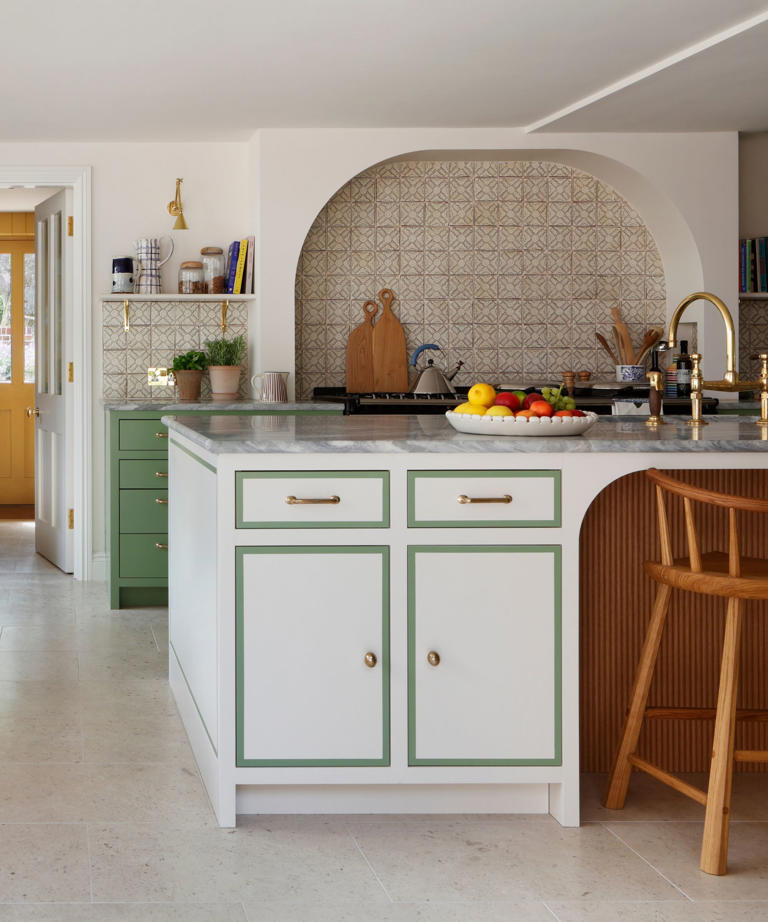 Designers are hailing this kitchen cabinet trend as the new way to ...