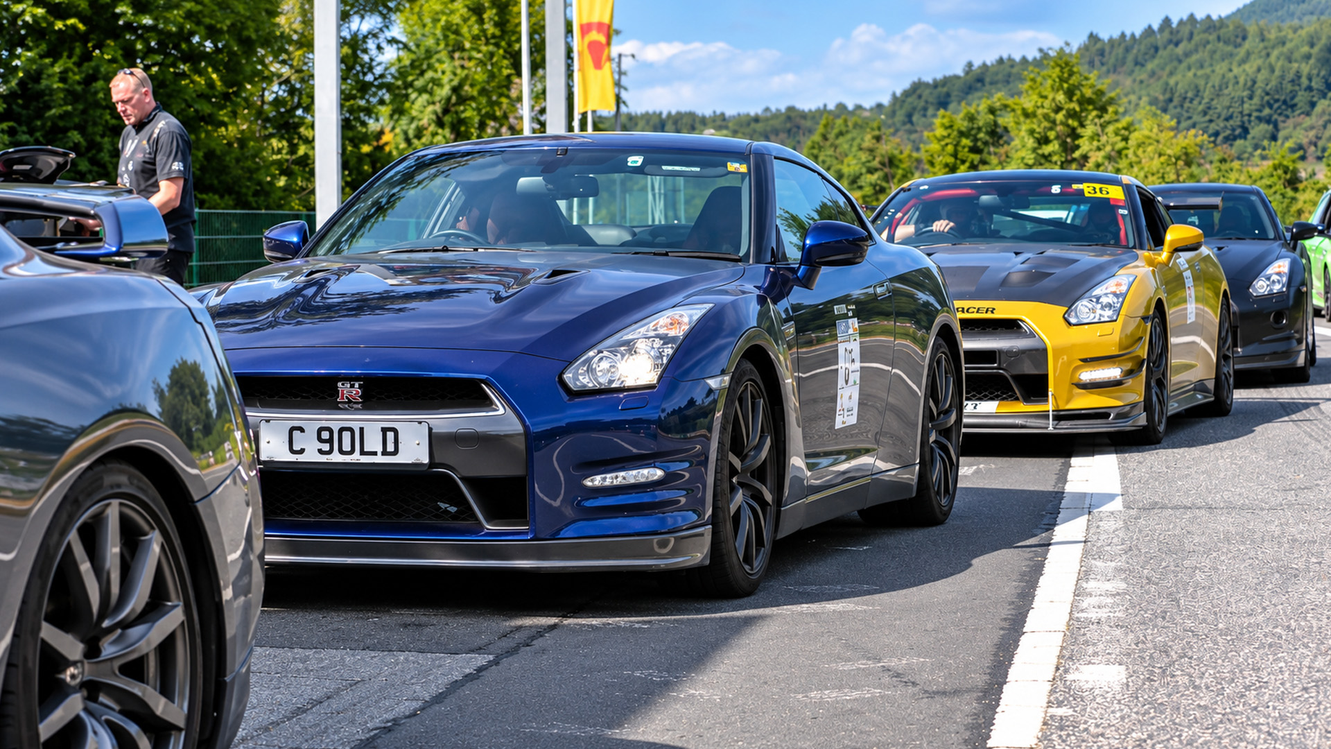 Nissan GT-R convoy brings Japanese performance to Nürburgring