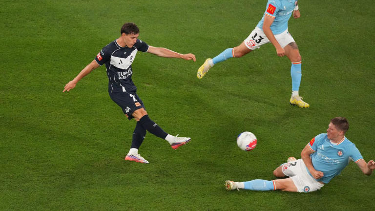 'Unfortunate' Victory scrap out derby draw with City