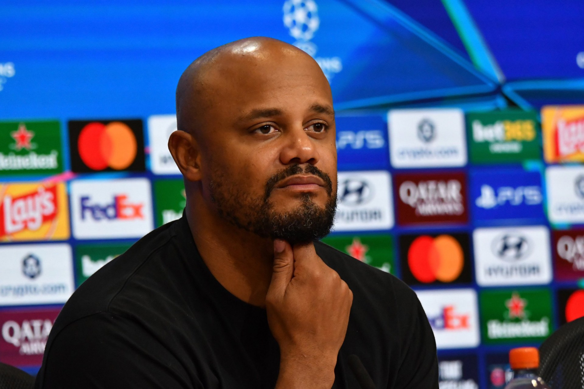 Bayern Munich issue Vincent Kompany hospital update after collapsing at ...