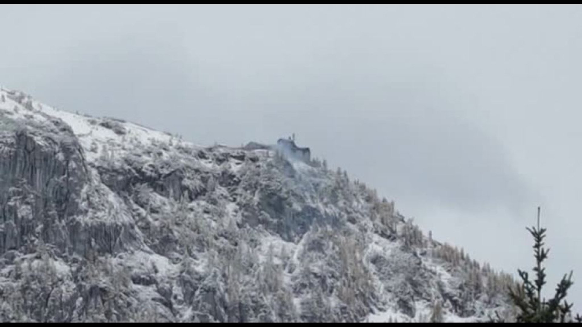 Il nido dell'aquila va a fuoco, immagini ex rifugio Adolf Hitler