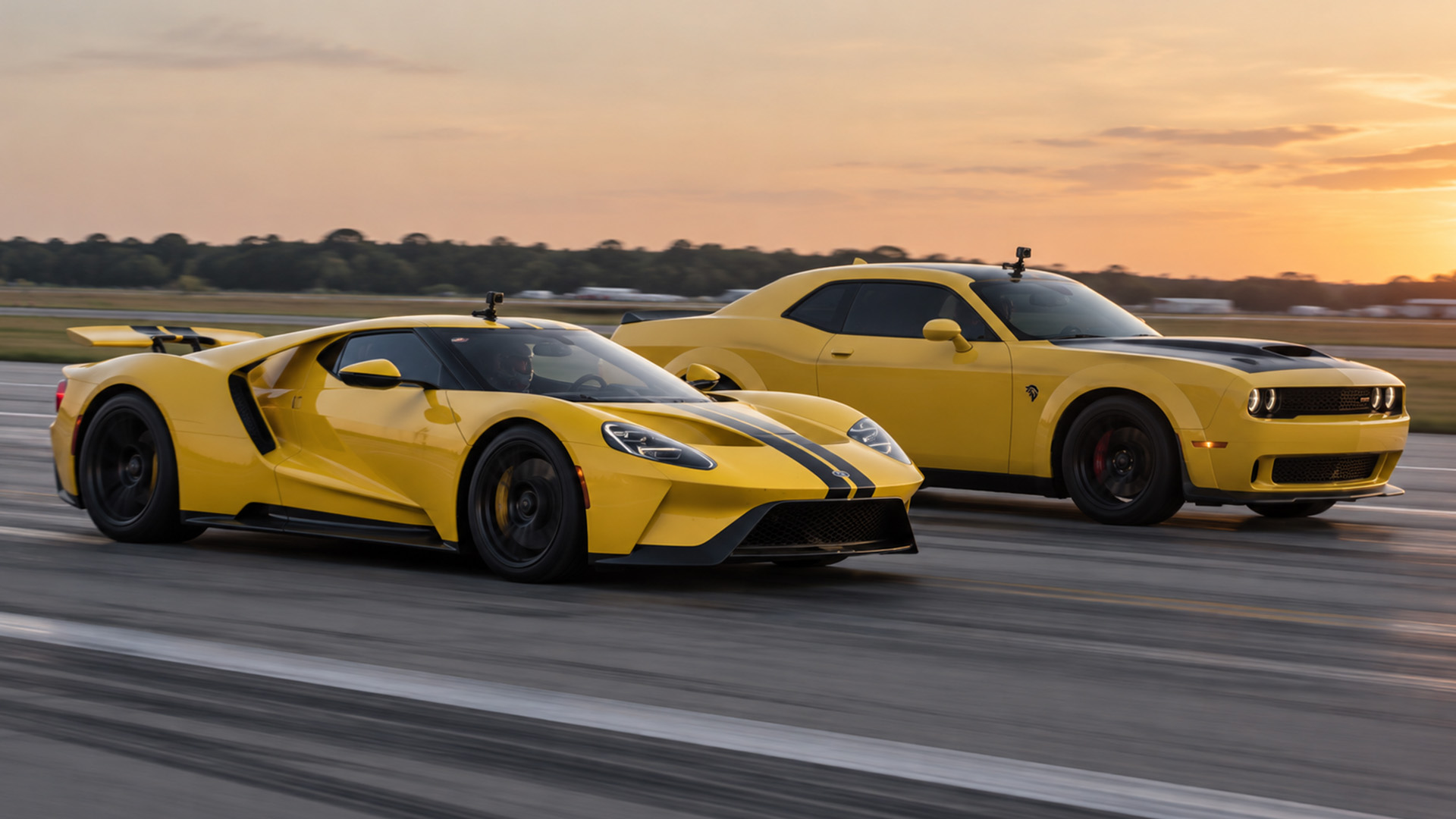 Ford GT battles Dodge Demon over half a mile