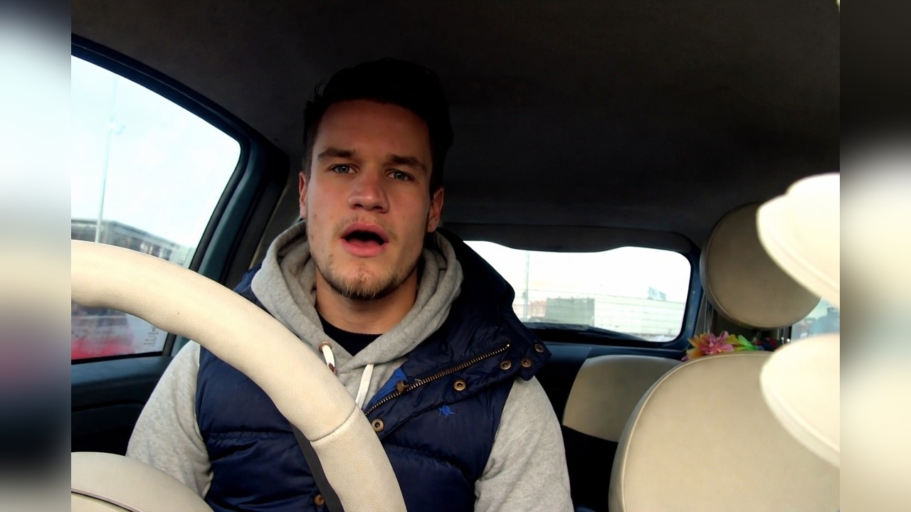 Supercar experience opens its fleet to a vlogger