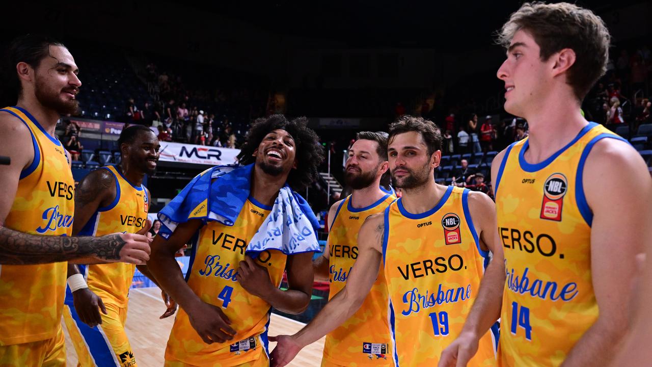 Hard-working Bullets thump bottom-of-the-table Hawks