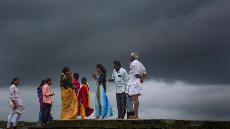 Heavy rain to hit South India on Sunday, bay system to pick up pace