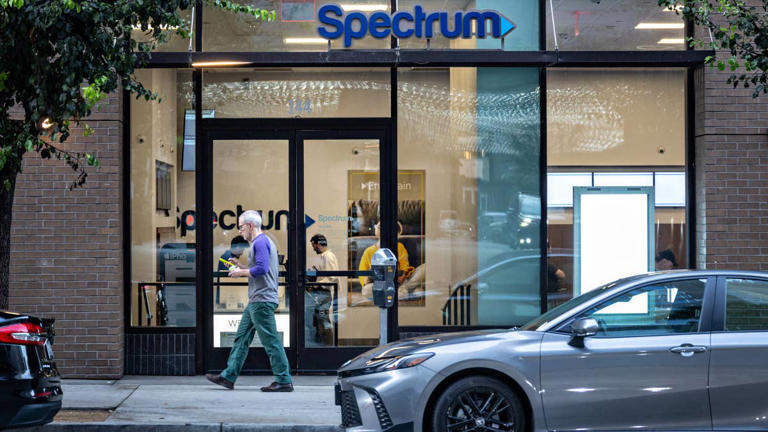 Spectrum faces new customer problem after Cox acquisition
