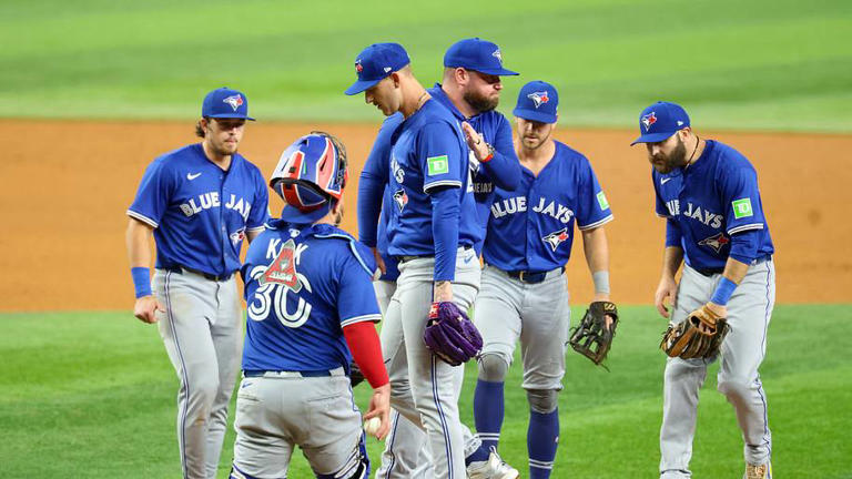 Bowden Francis’ uncertain future adds to Blue Jays’ rotation concerns