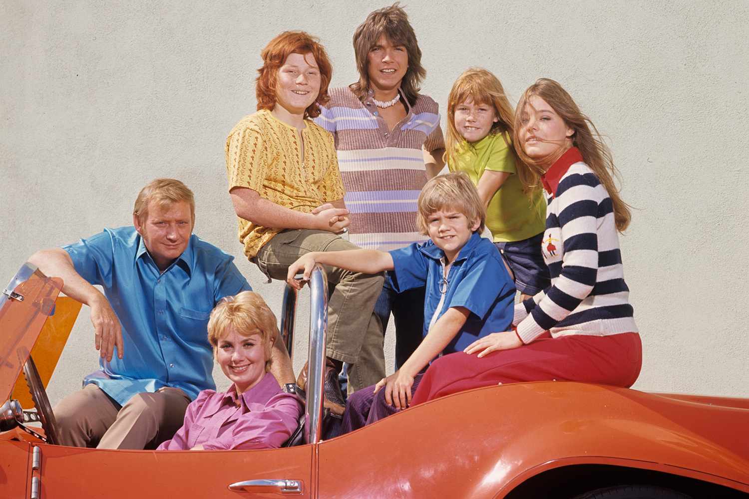 Danny Bonaduce signs a “Partridge Family” record he finds in clearance ...