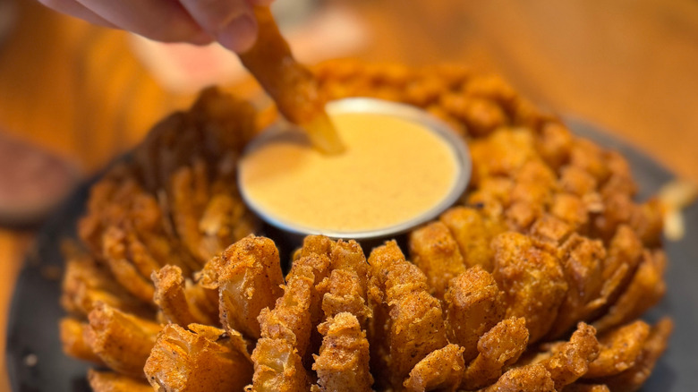 Texas Roadhouse cactus blossom vs Outback Steakhouse bloomin' onion: Is ...