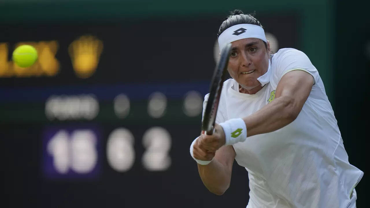 Family backed tennis rise: Ons Jabeur climbs from hotel courts ...
