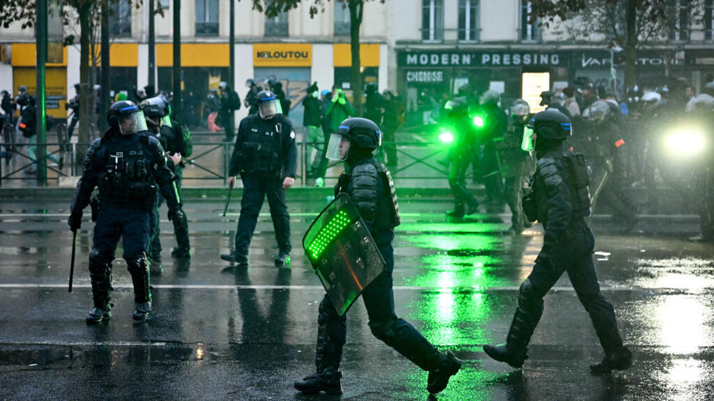 Nearly 1,000 arrests on the sidelines of Saturday's protests, says ...