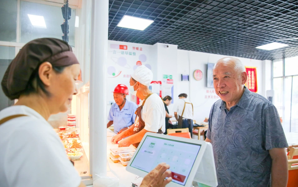 Senior dining hacks to save big