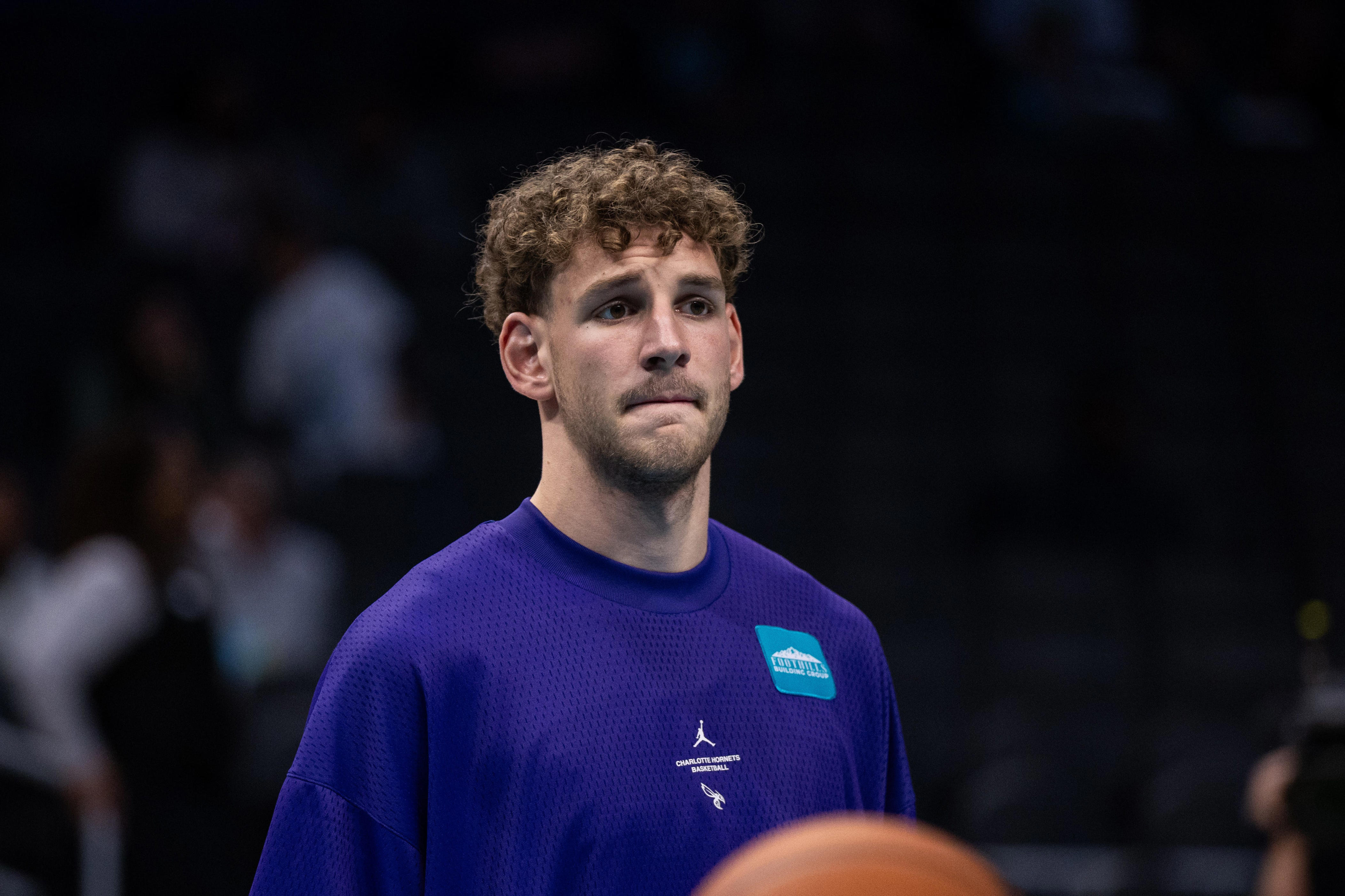 Hannes Steinbach makes NBA debut in blowout loss to Atlanta Hawks