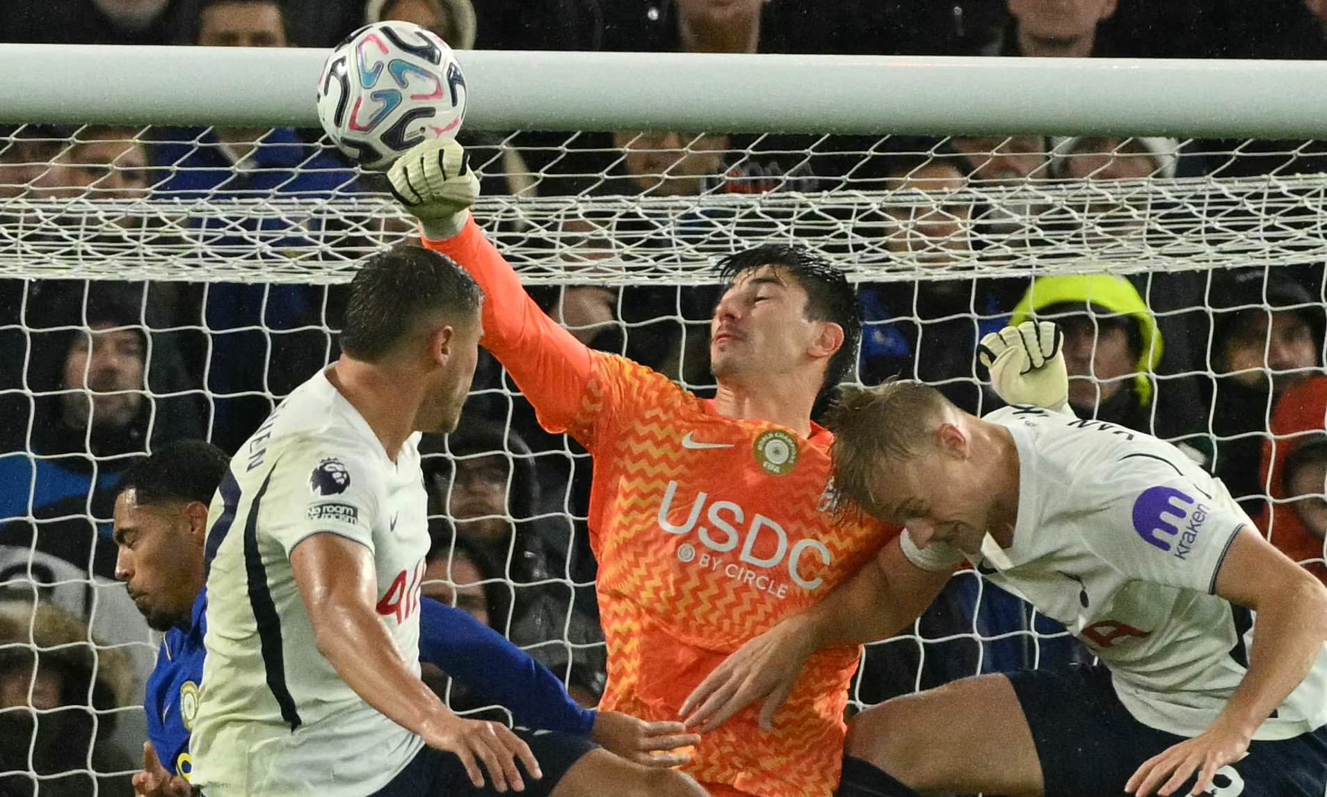 Spurs stand strong at last to claim rare derby victory as Chelsea and ...