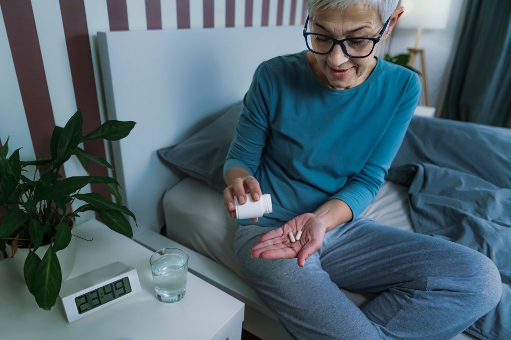 A bedtime staple could help curb painkiller dependence after surgery: study