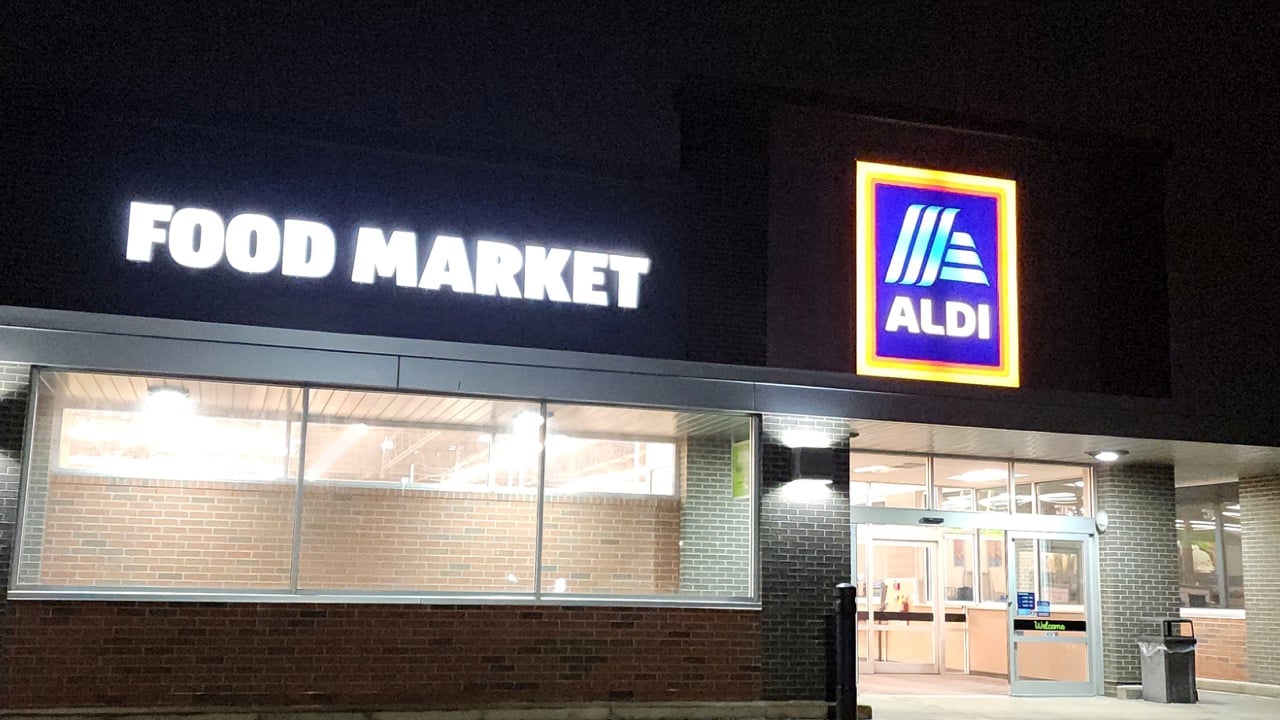 Woman claims she found sharp object in Aldi chicken, then says USDA ...