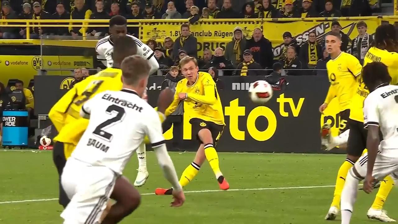 Beier's late winner sends Dortmund top of Bundesliga