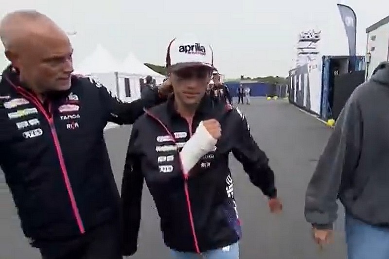 MotoGP BREAKING NEWS : Jorge Martin évite le pire après sa chute en ...