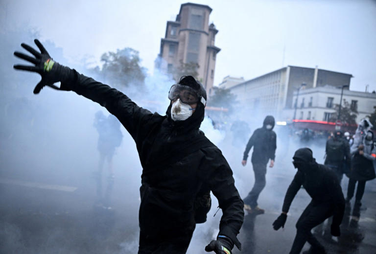 France riots in pictures: Protests of 400,000 descend into anarchy as ...