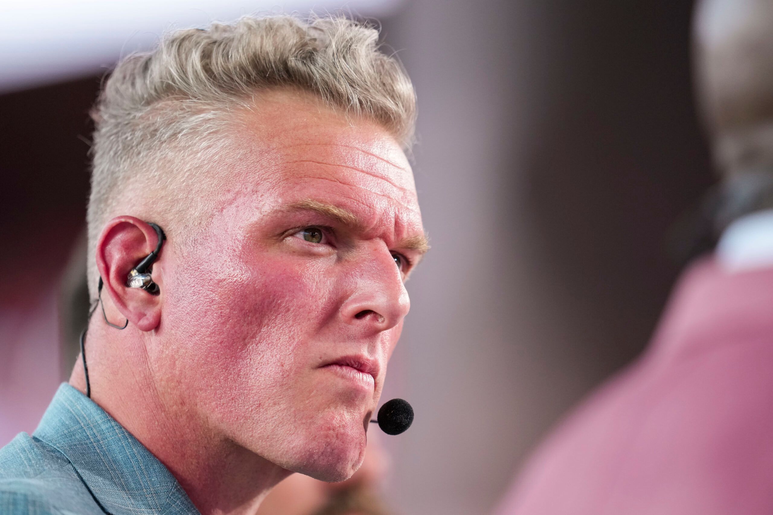 ‘Visibly annoyed,’ ‘1 million dollars wasn’t enough’ — CFB fans react ...