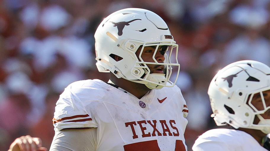 Texas OT Trevor Goosby carted off in first quarter vs. Ole Miss