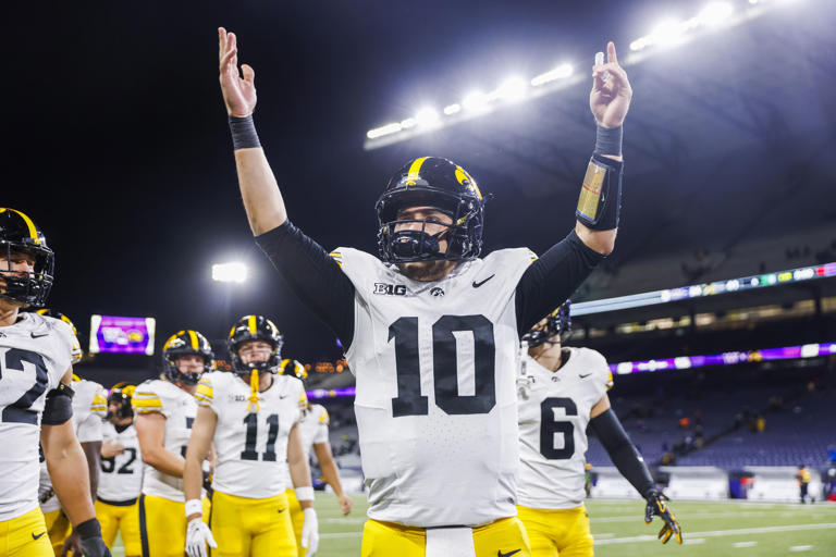How to watch Iowa vs Minnesota: Live stream college football, NCAA, TV ...