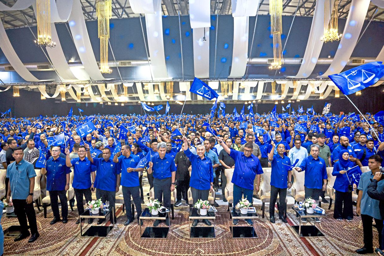 BN unveils eight new faces for Melaka