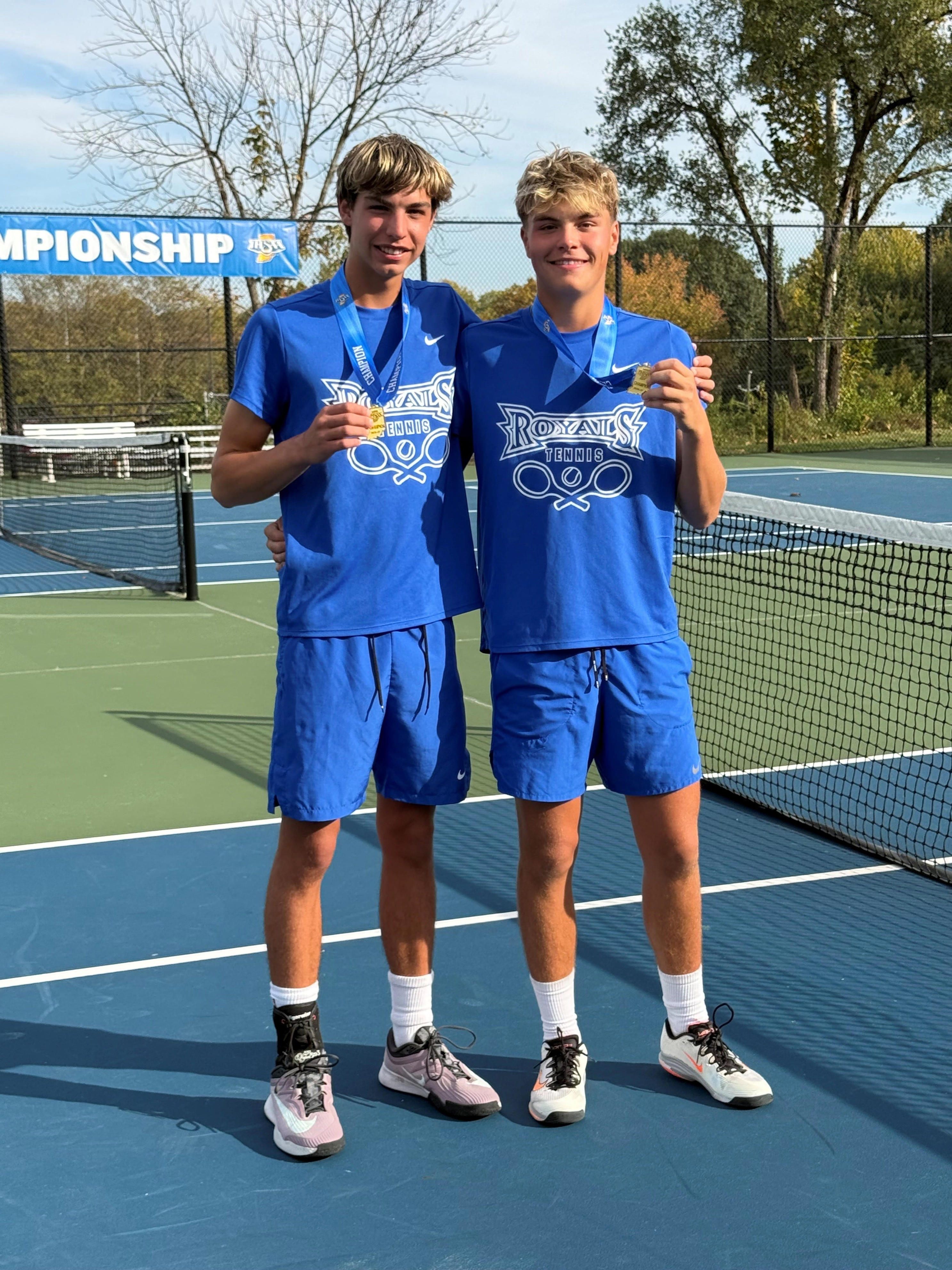 Different styles, same result. Center Grove's Dasari, HSE's duo state ...