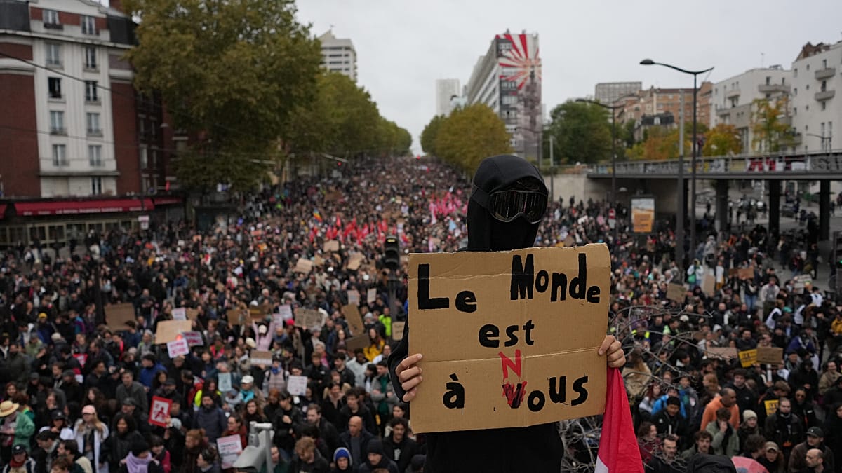 Colère sociale en France, acte II : 1 000 interpellations en marge des ...