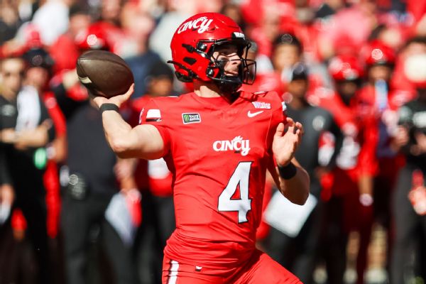 Cincinnati upsets No. 8 Texas Tech in battle of teams linked by Sorsby