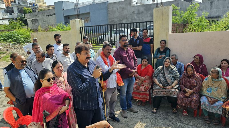 Arvind Gupta launches development works in Subash Nagar