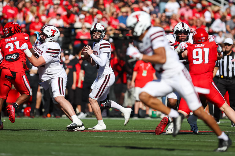JC French IV has 4 TD passes as Cincinnati stuns No. 8 Texas Tech 37-24