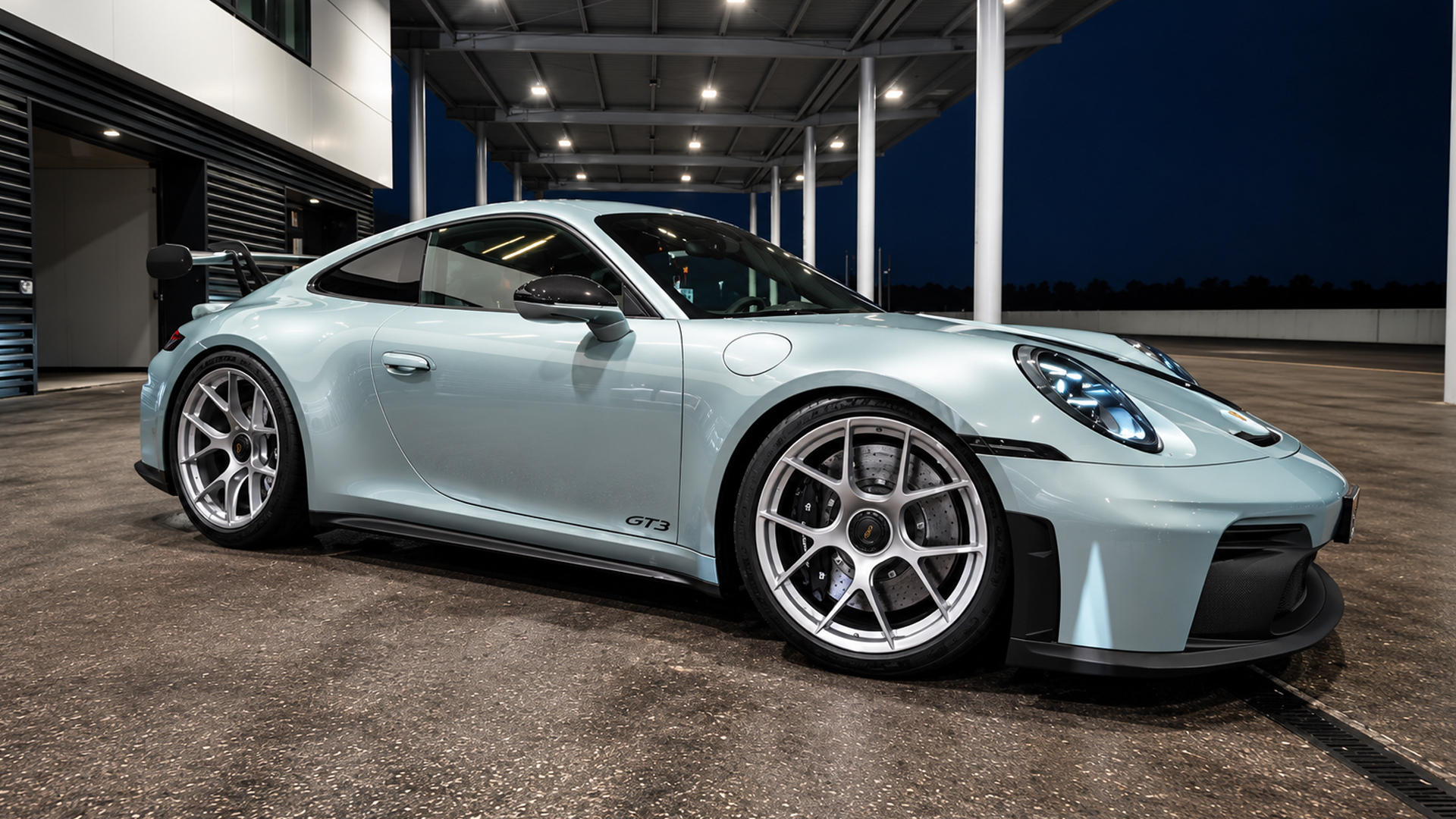 Testing the new Porsche GT3 rear seats