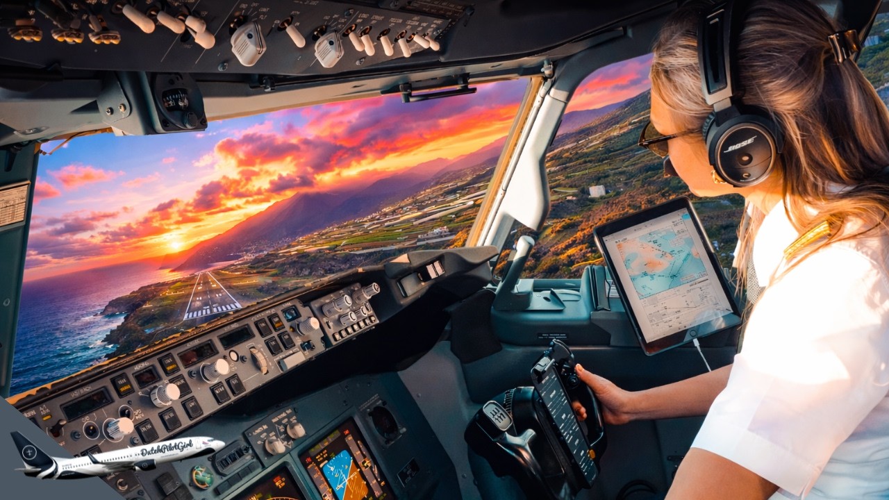 I landed a Boeing 737 at a volcano island! 🌋 ️