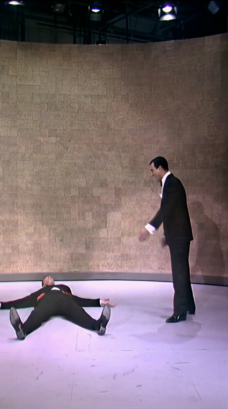 Dick Van Dyke turns walking the dog into comedy gold!
