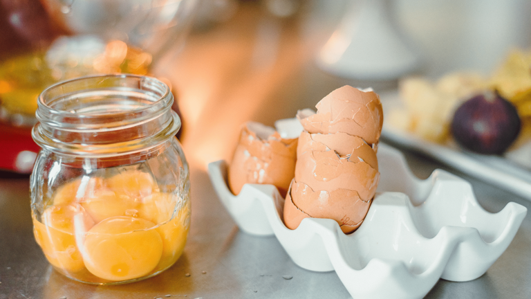 A food safety expert says making this mistake when cooking eggs is a ...