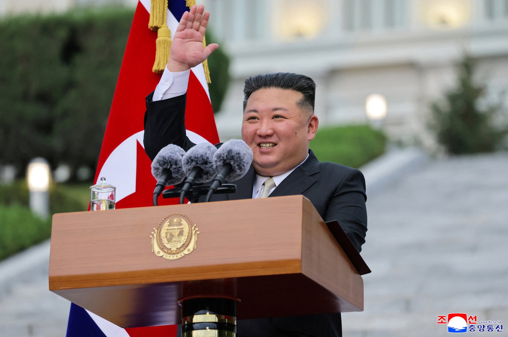 Kim Jong Un crosses new bridge linking North Korea and China