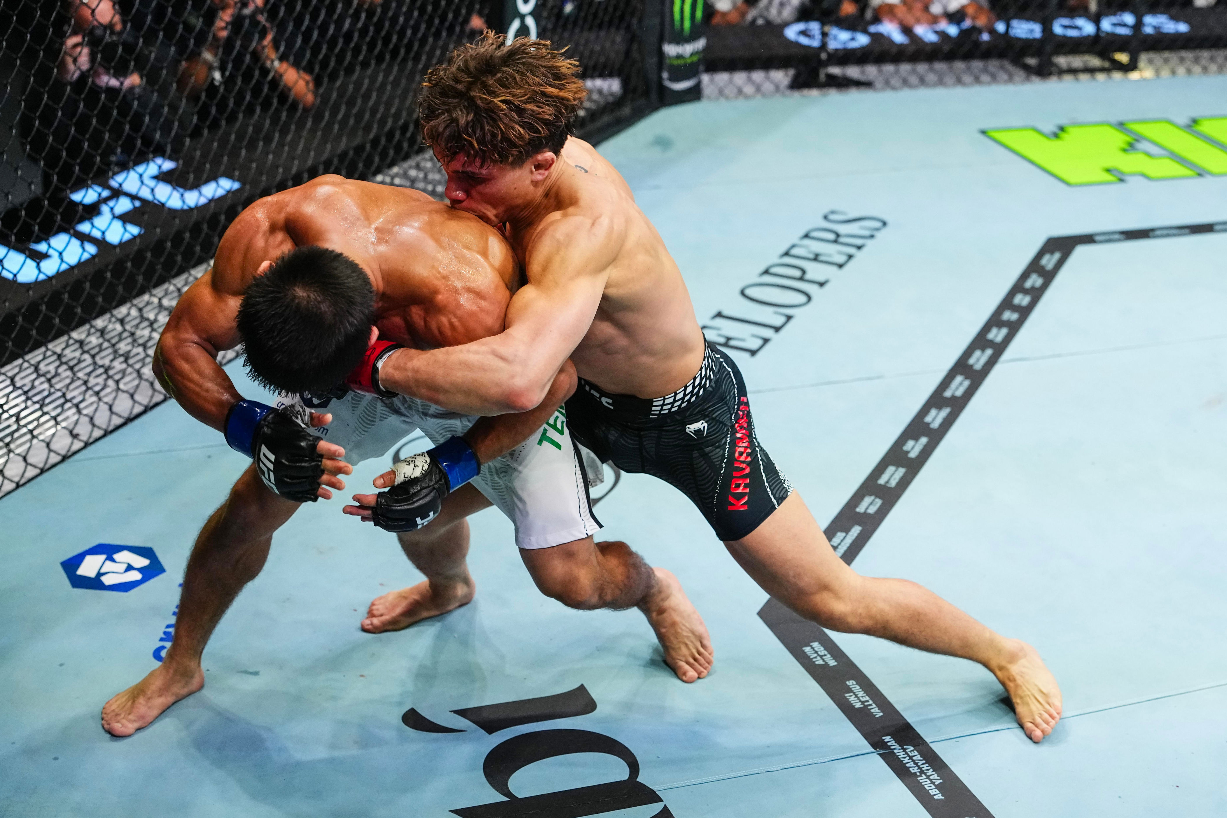 UFC 333 video: Lone’er Kavanagh shocks Ramazan Temirov with uppercut ...