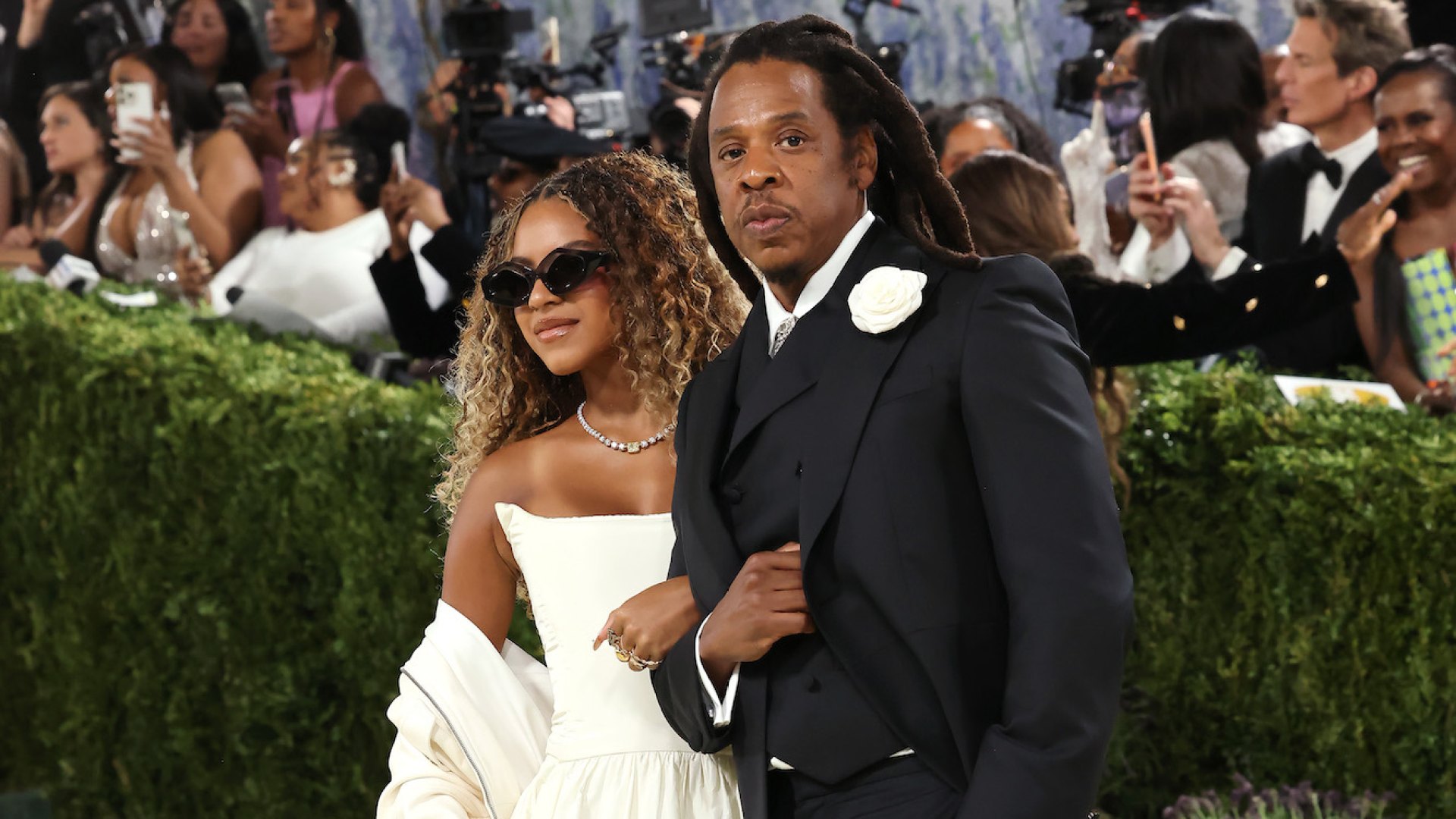 Jay-Z hugs daughter Blue Ivy, 14, after piano performance during LA show