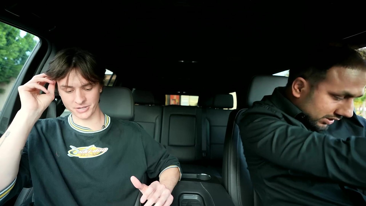 One-star bodyguards try to protect Shawn from paintball hunters
