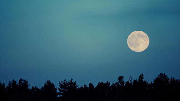 La Luna llena 26 octubre: la Luna del Cazador en Tauro saca a la luz ...