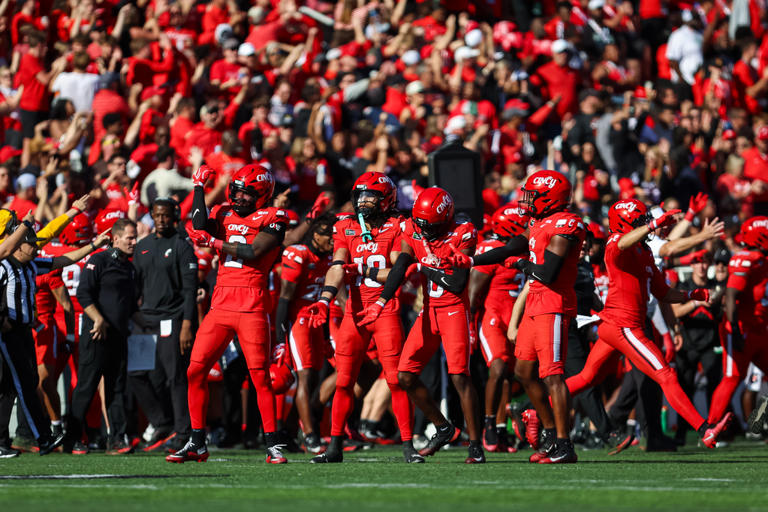 JC French IV has 4 TD passes as Cincinnati stuns No. 8 Texas Tech 37-24