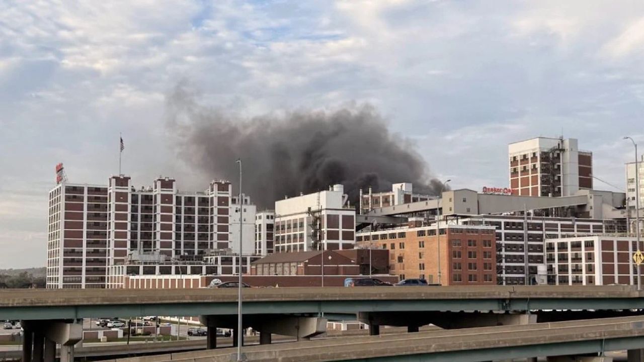 Quaker Oats Cedar Rapids explosion video: Massive blast reported at ...