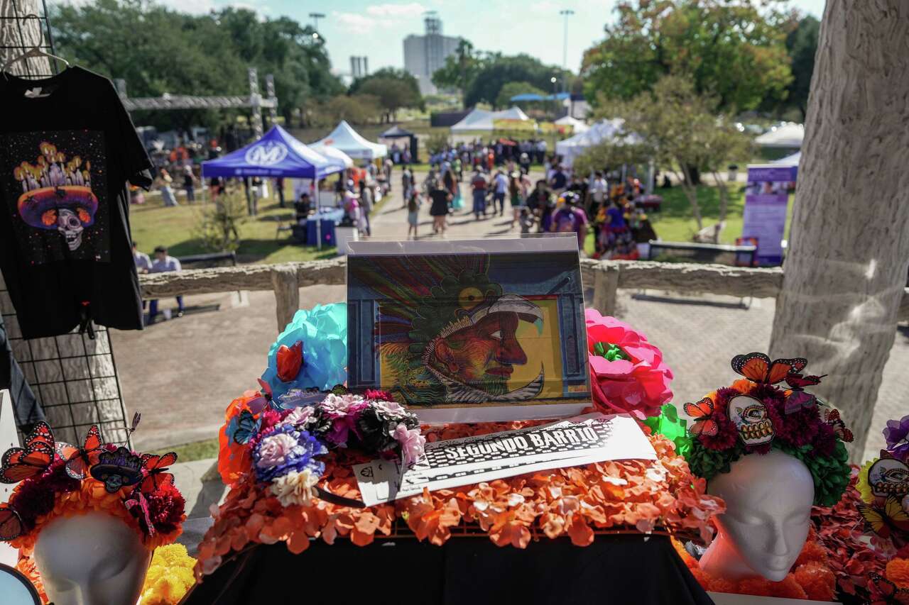 Immigration fears cast a shadow over Magnolia Park's Día de los Muertos ...