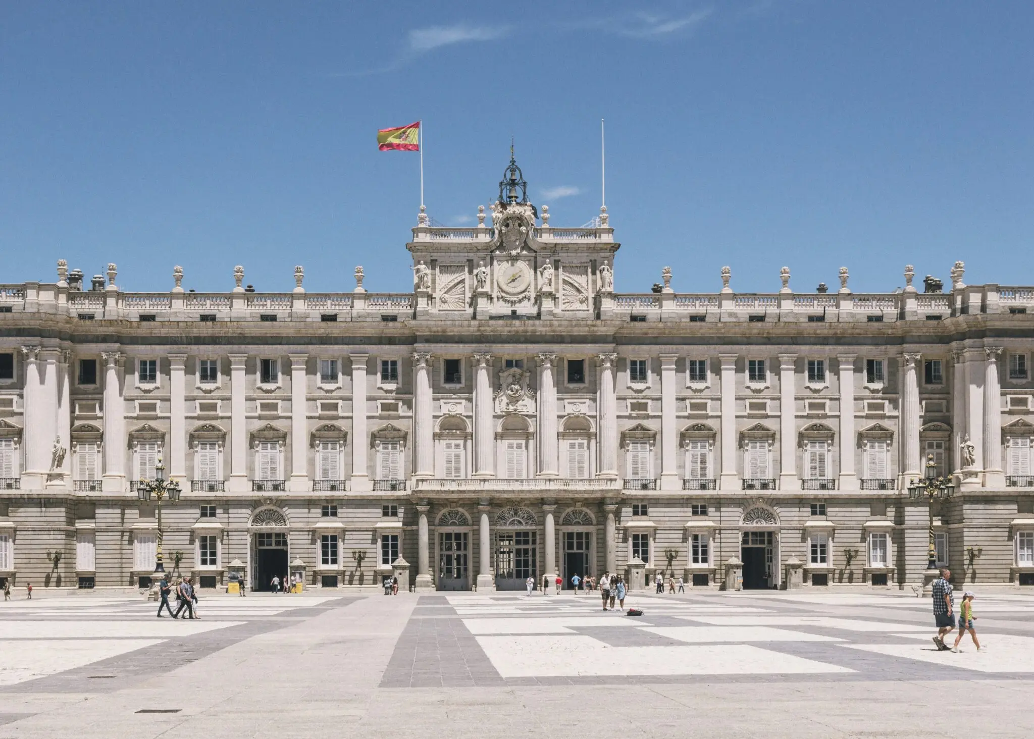 Feijóo cierra la candidatura PP Madrid: Rollán encabeza el Senado y ...